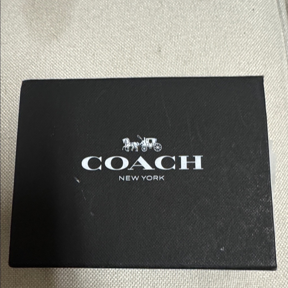 NWOT , Coach vintage red leather/ gold feather key/bag charm. - Picture 7 of 7